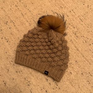 Echo Women’s Pom Beanie